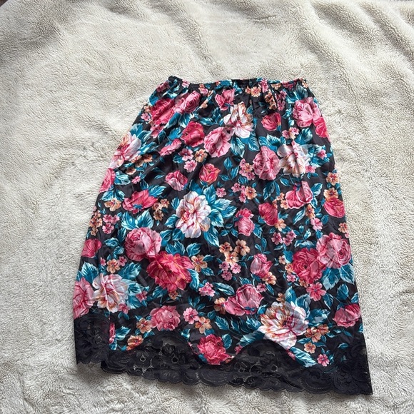 Vintage Vanity Fair Floral Slip Skirt | Black Lace Trim Midi 90s Y2K Coquette - Picture 4 of 5